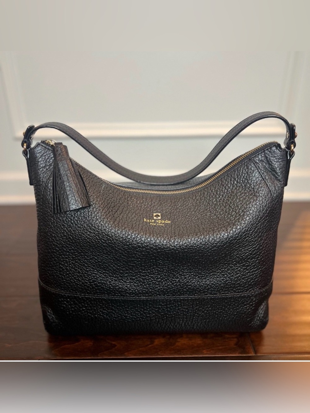 Kate Spade "Southport Avenue Cathy" Black cross grain leather
Shoulder Bag